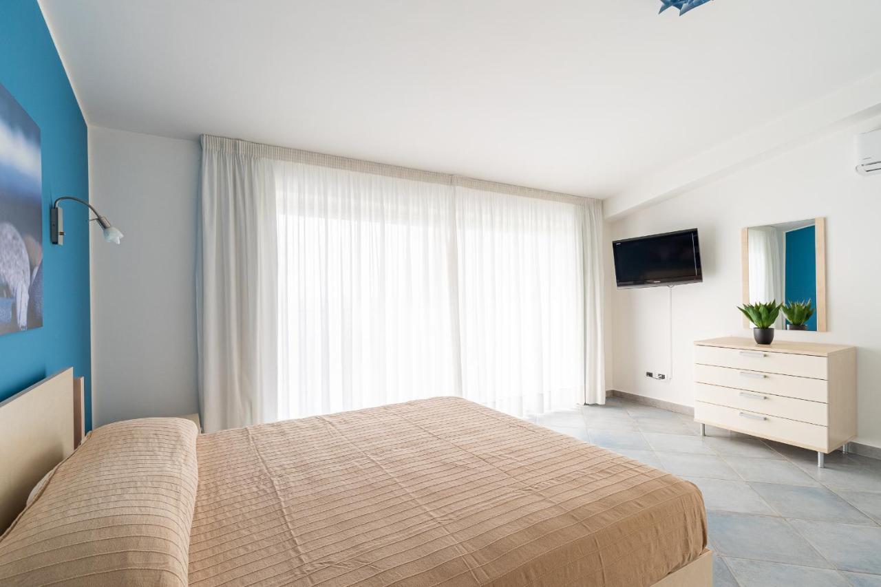 Terraces D'Orlando - Family Apartments With Sea View And Pool กาโปดอร์ลันโด ภายนอก รูปภาพ