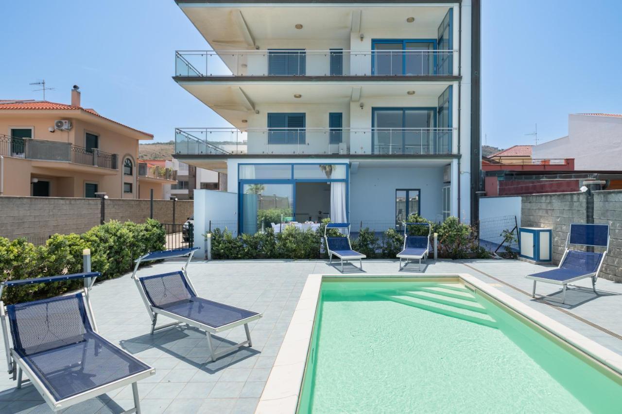 Terraces D'Orlando - Family Apartments With Sea View And Pool กาโปดอร์ลันโด ภายนอก รูปภาพ