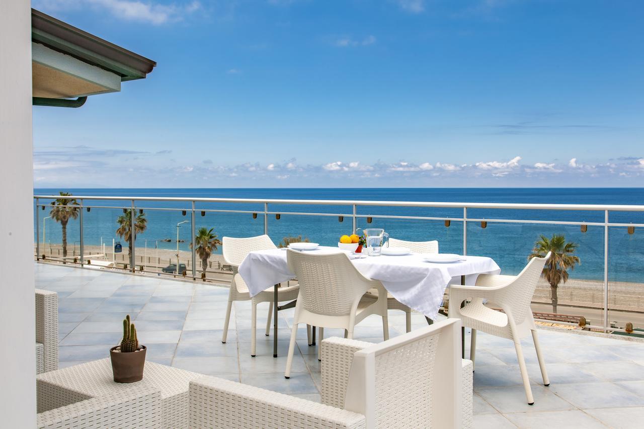 Terraces D'Orlando - Family Apartments With Sea View And Pool กาโปดอร์ลันโด ภายนอก รูปภาพ
